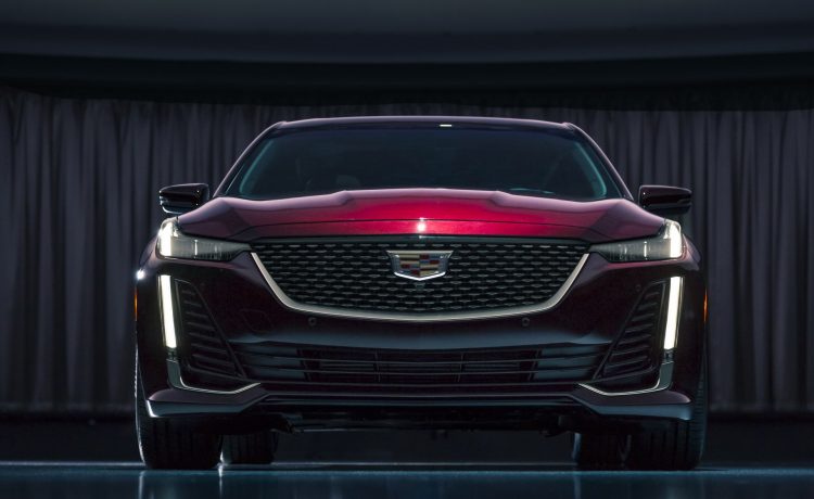 كاديلاك CT5 موديل 2020 . . سيدان رياضية مدمجة بحجم الفئة الخامسة