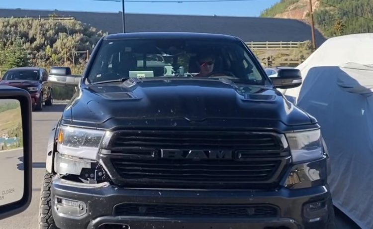 تحديد موعد إطلاق TRX المتمردة التي تعمل بالطاقة Hellcat من Ram