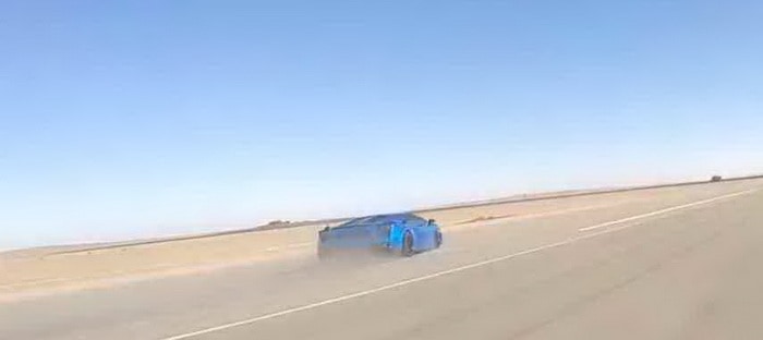 فيديو : لامبورجيني جالاردو تفقد السيطرة خلال سباق تسارع مع نيسان GT-R