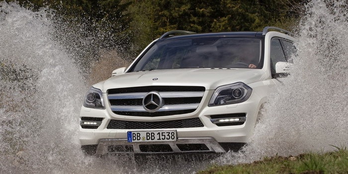 مرسيدس-بنز GL 500 4MATIC … المغامرة خارج الطريق