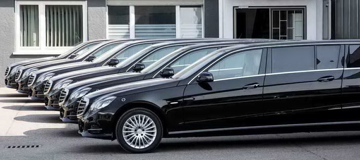 بنز تكشف النقاب عن نسخة معدلة من مرسيدس E-Class المحسنة بستة أبواب